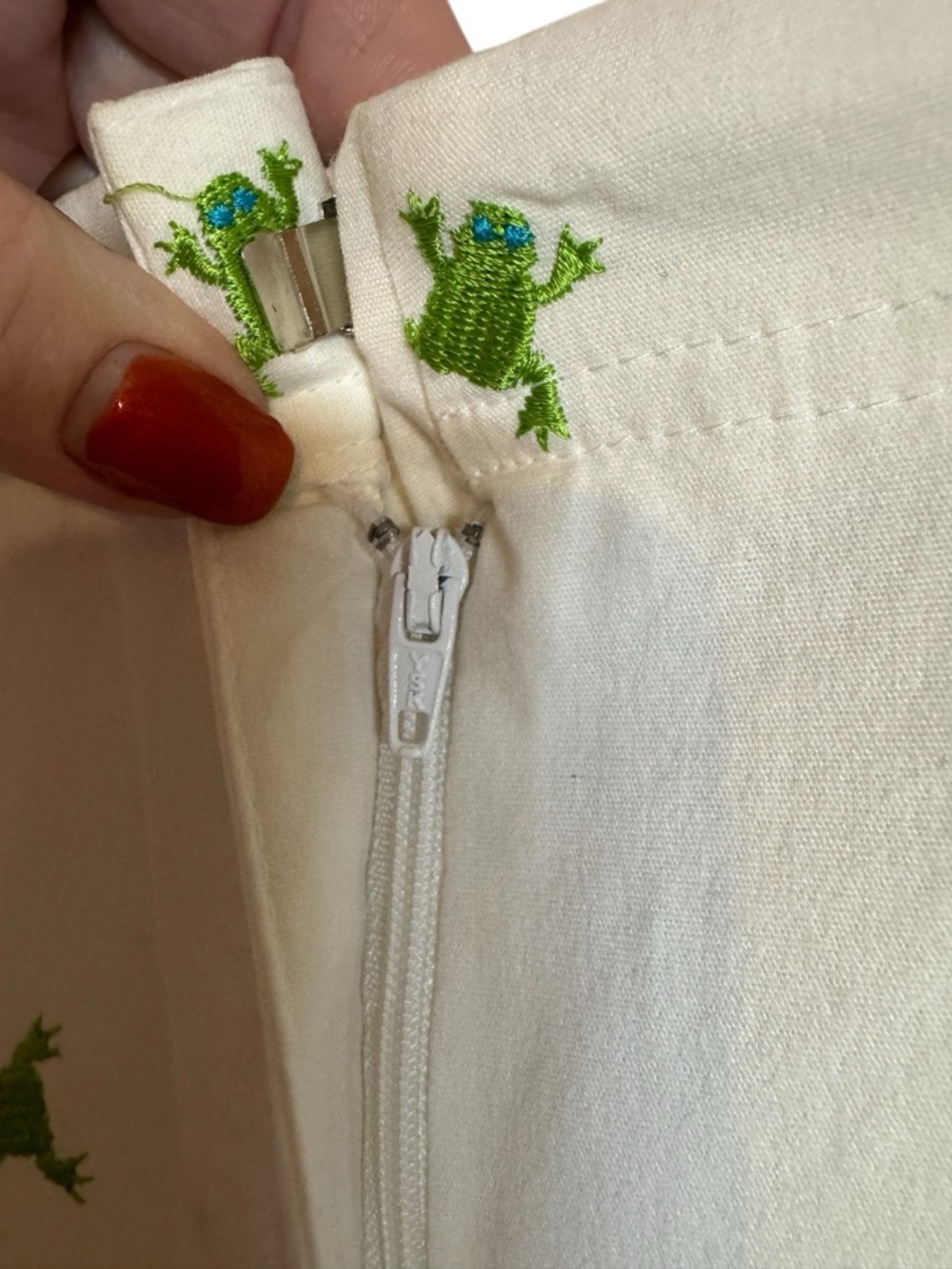 FUN & UNIQUE Capri Pants with Green Frog Embroidery SPRING/SUMMER SZ: 6 #O - Picture 2 of 8